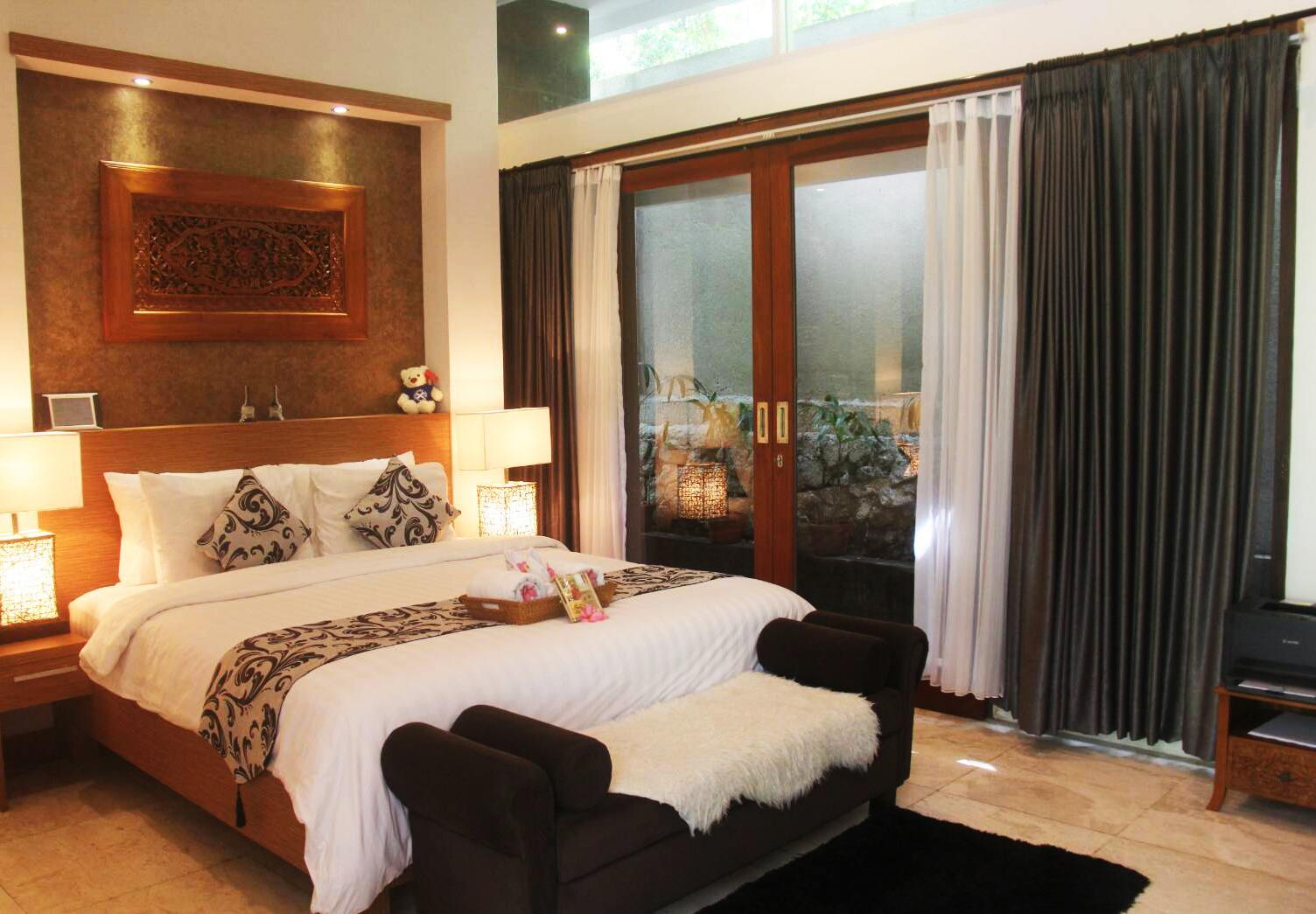 4 Bedrooms, Pool, Villa