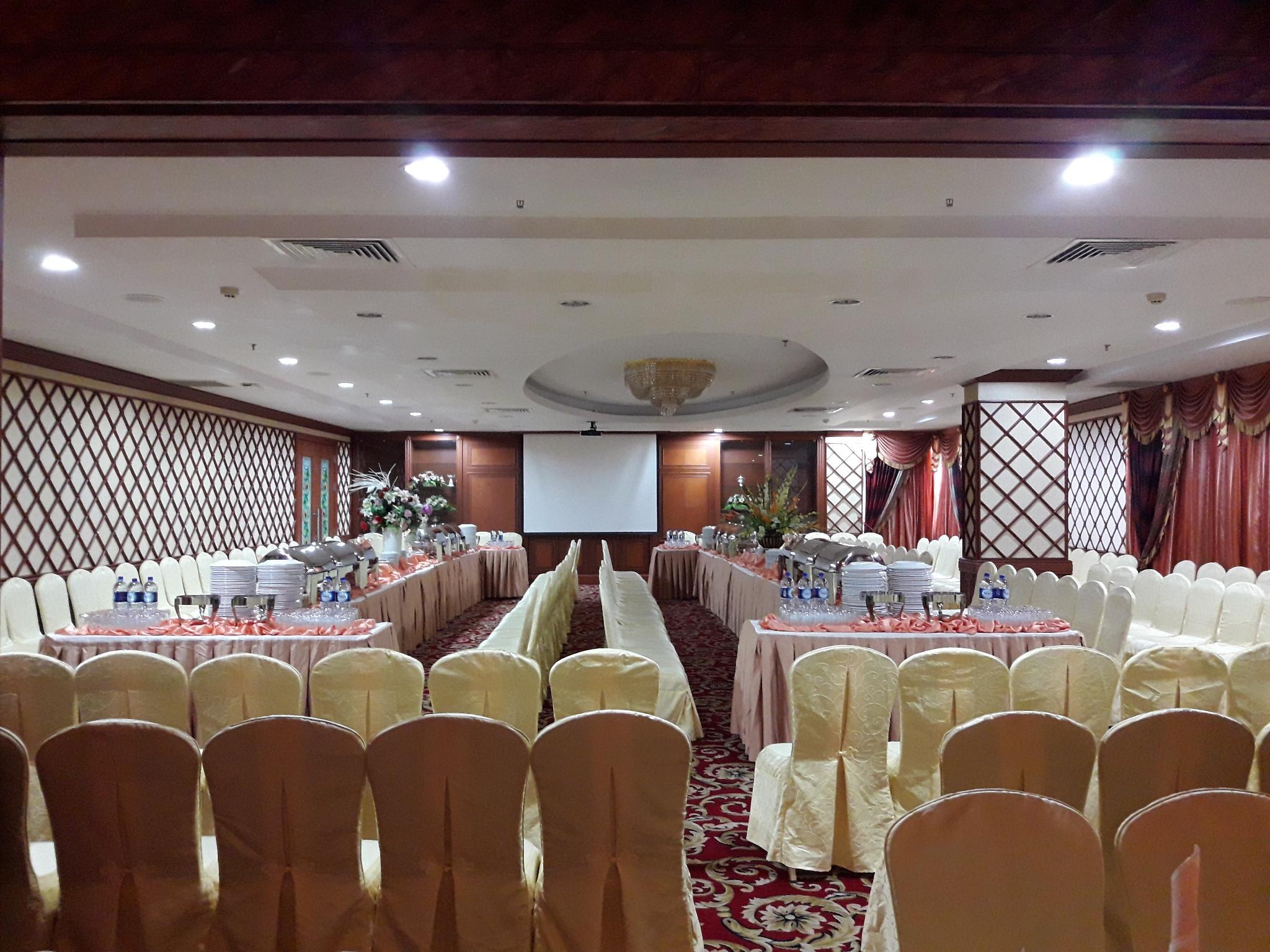 restaurant cafeteria