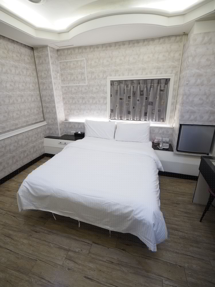 HeYue Hotel 15/55