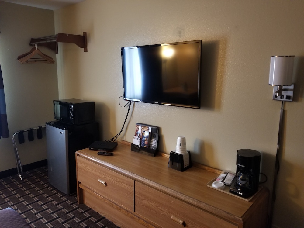 Super 8 by Wyndham Carson City/Lake Tahoe 20/28