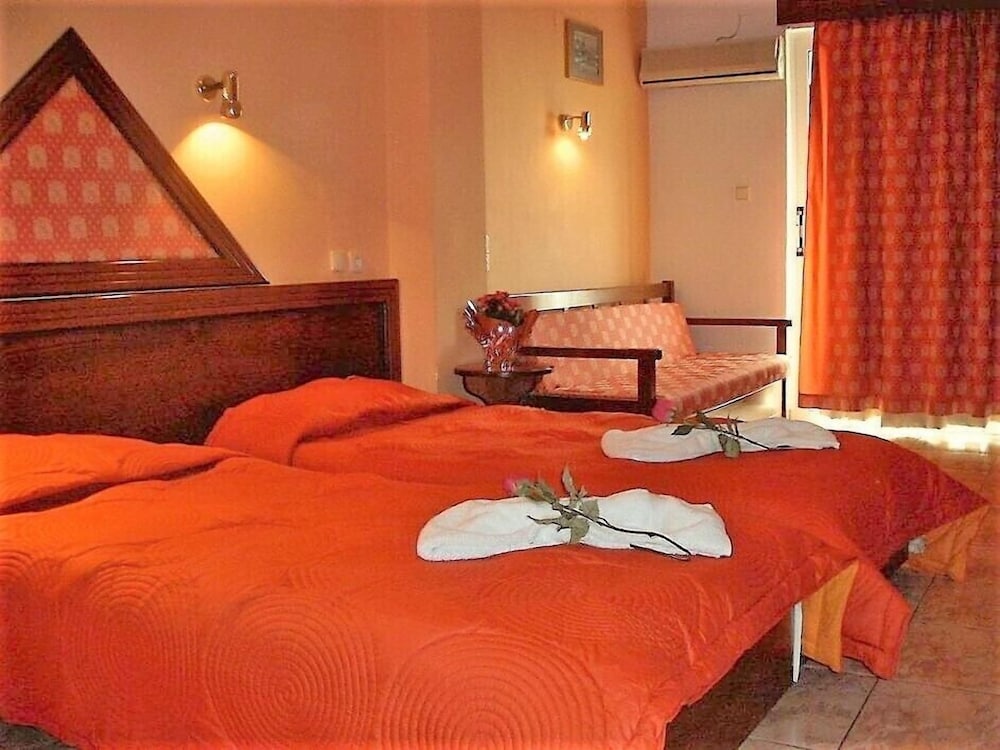 Aiolos Hotel 14/42