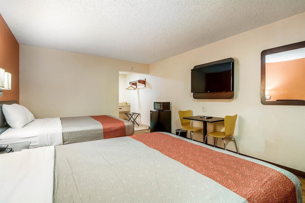 Motel6 Winnie Tx 32/66