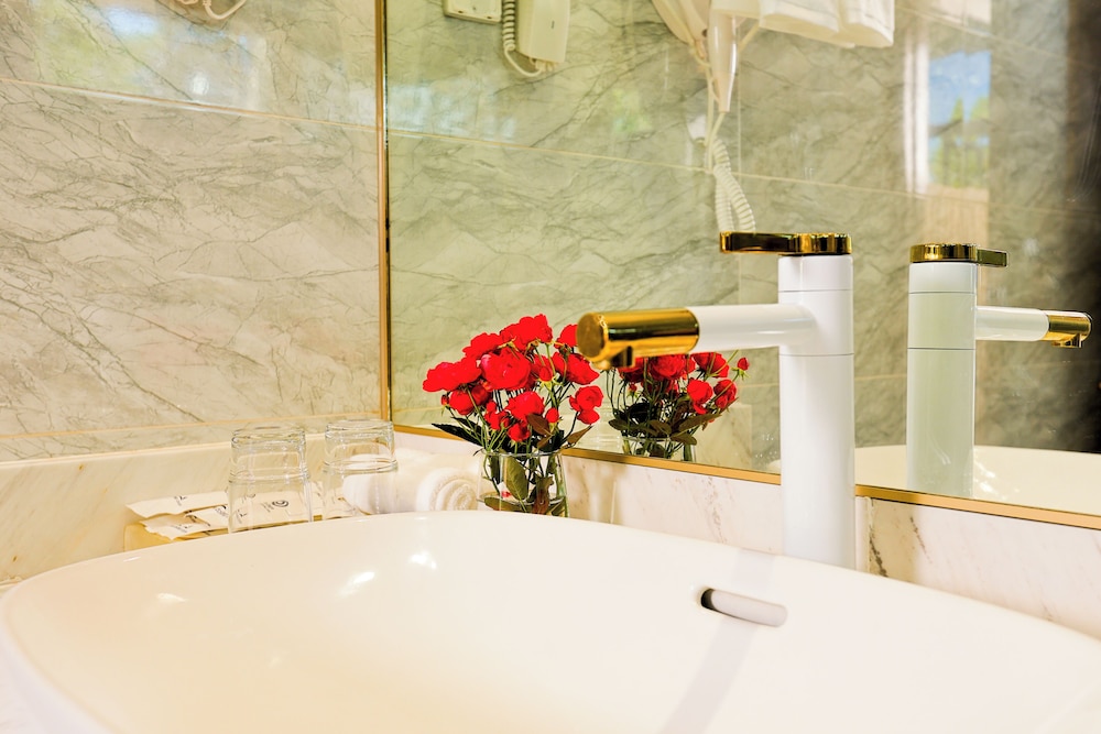 Thuy Hoang Nguyen Hotel Resort & Spa 11/75