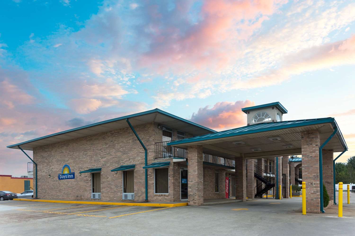 Days Inn by Wyndham Forest 2/40