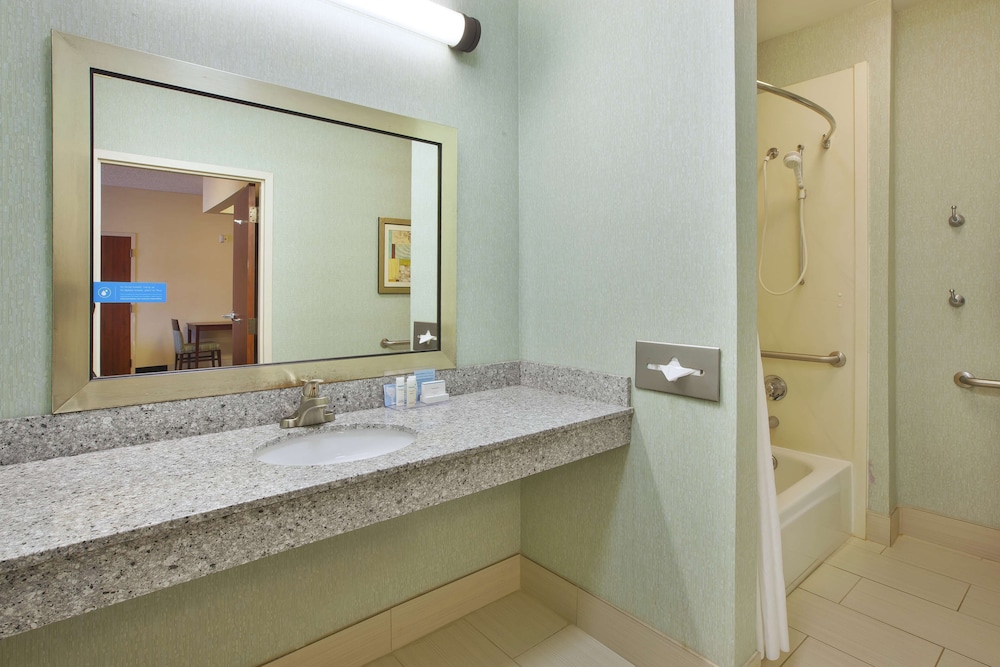 Larkspur Landing Hotel South Bend 49/50