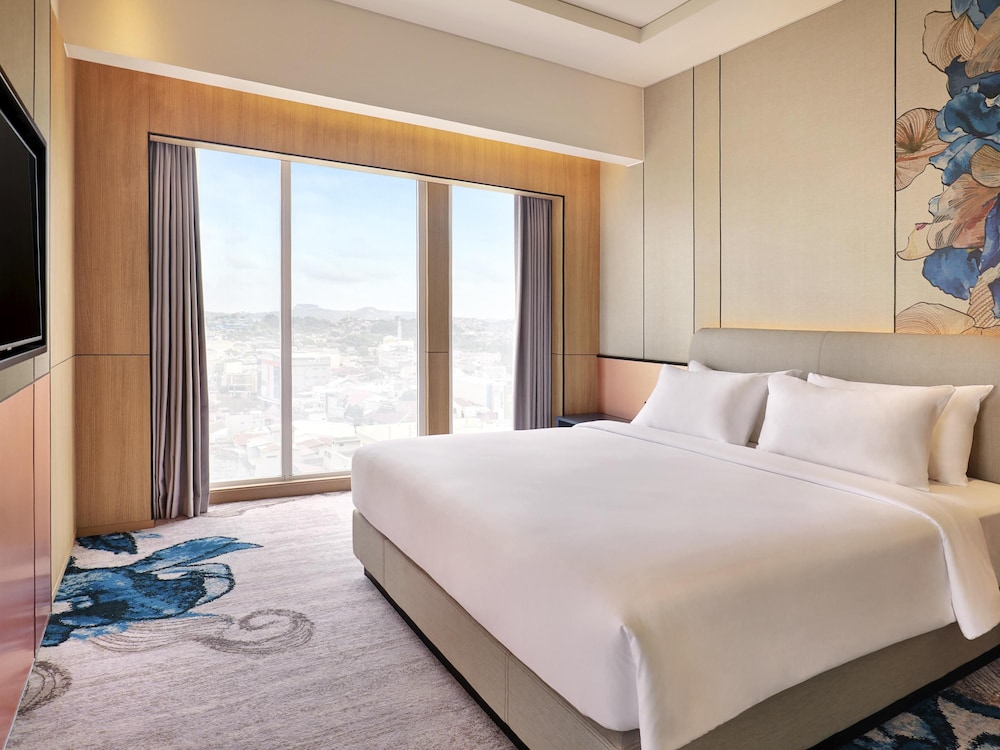 Deluxe, Suite, King Bed