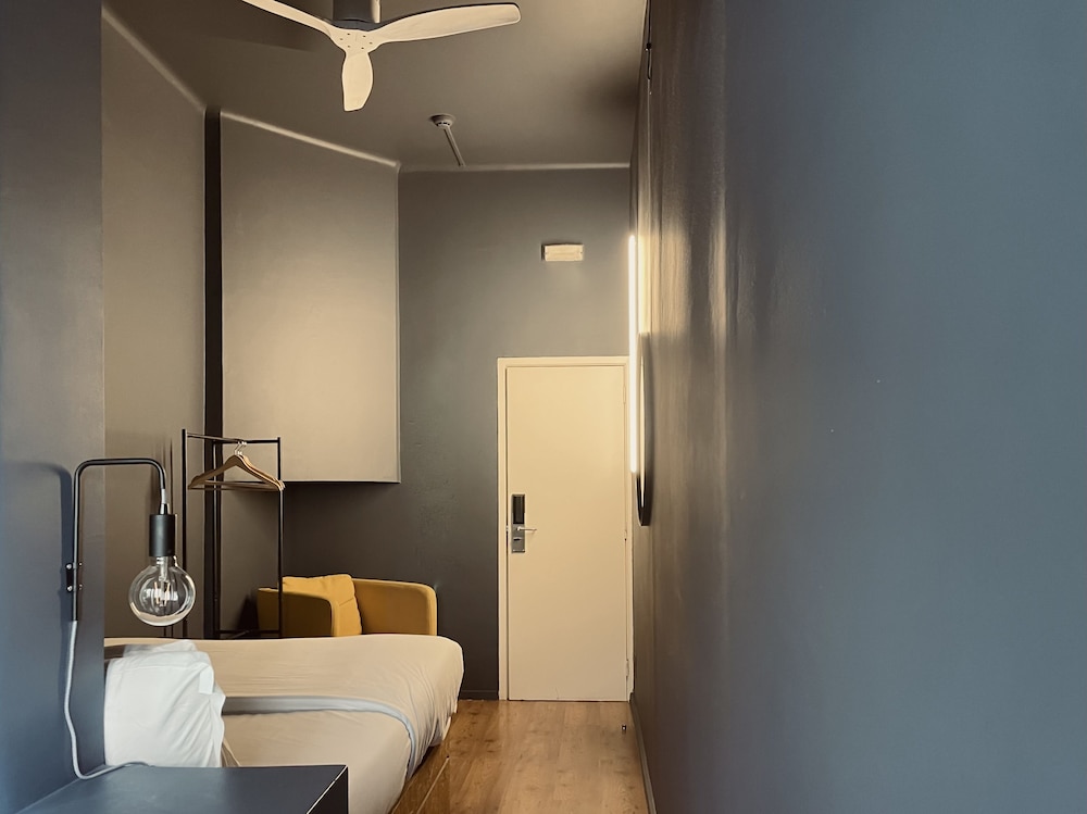 Avenue Hostel & Suites 32/32