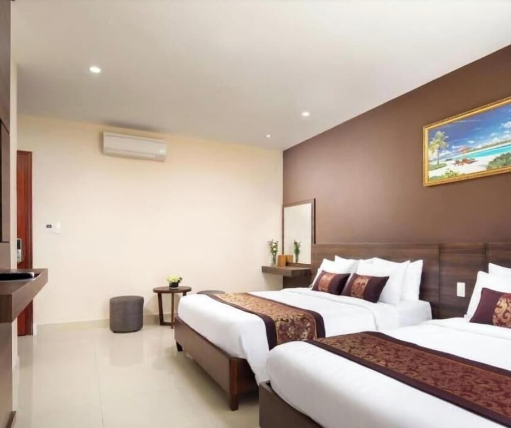 Nolis Hotel 12/54