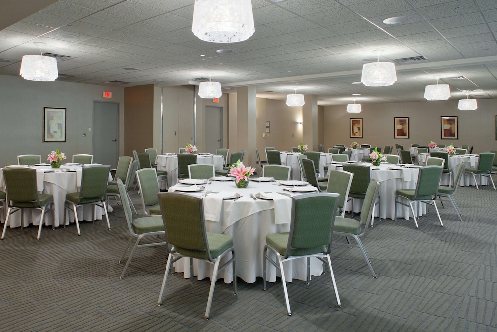 DoubleTree by Hilton Hotel Albuquerque 35/54