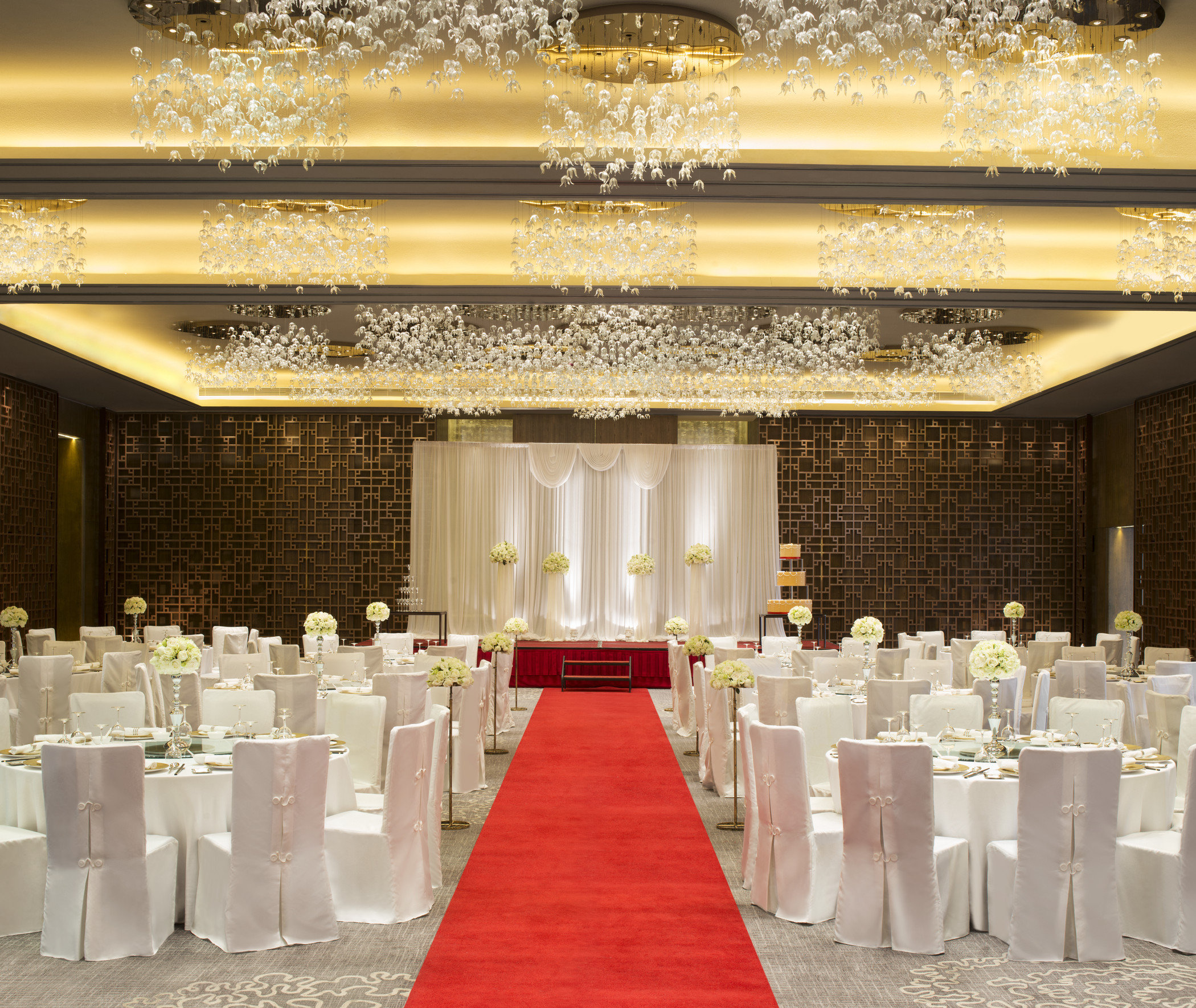 HUALUXE Shanghai Twelve at Hengshan, an IHG Hotel 32/38