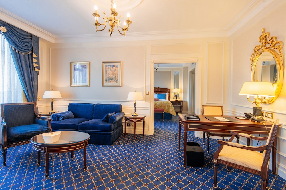 Fairmont Grand Hotel Kyiv 33/50