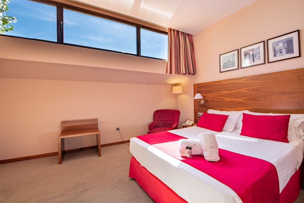 ROOM, SINGLE, DOUBLE BED