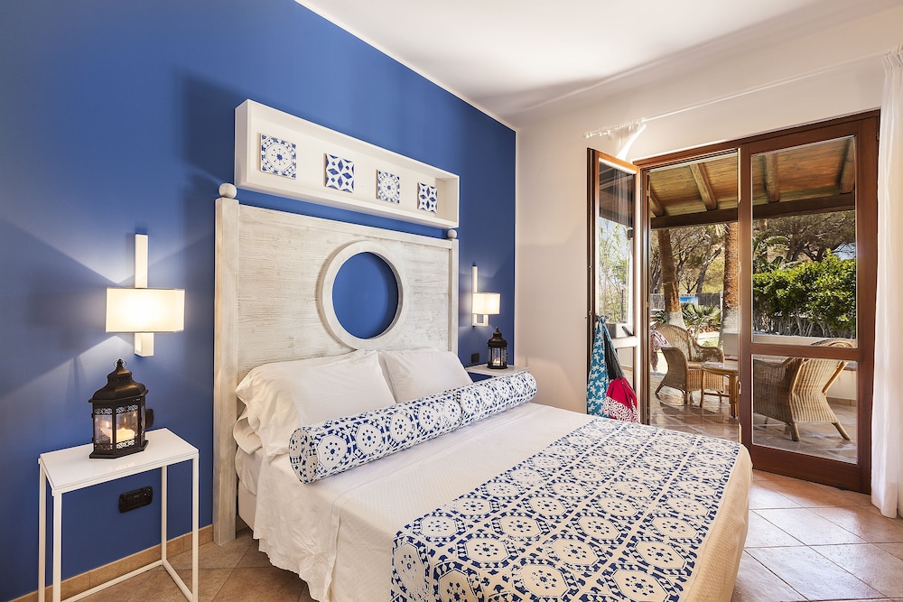 Superior, Double Bed, Pool Side, Patio