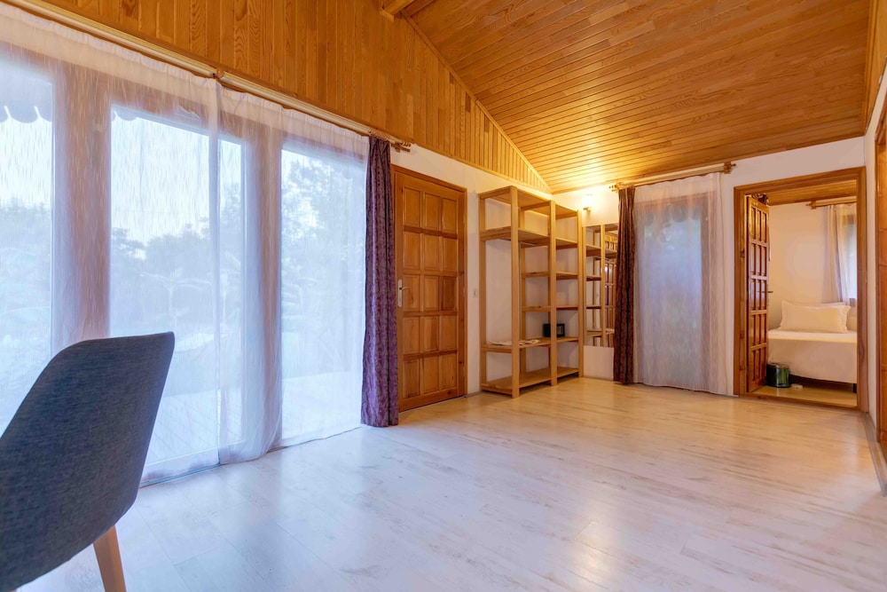 Etenna Bungalow 56/84