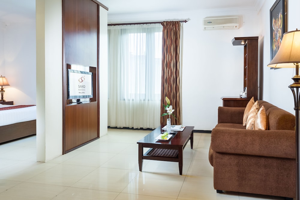 Hotel Montana Malang 40/65