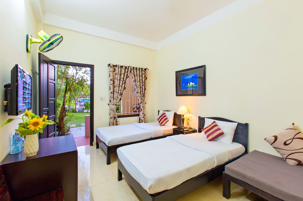 SUPERIOR, DOUBLE OR TWIN BED, GARDEN VIEW, GARDEN AREA