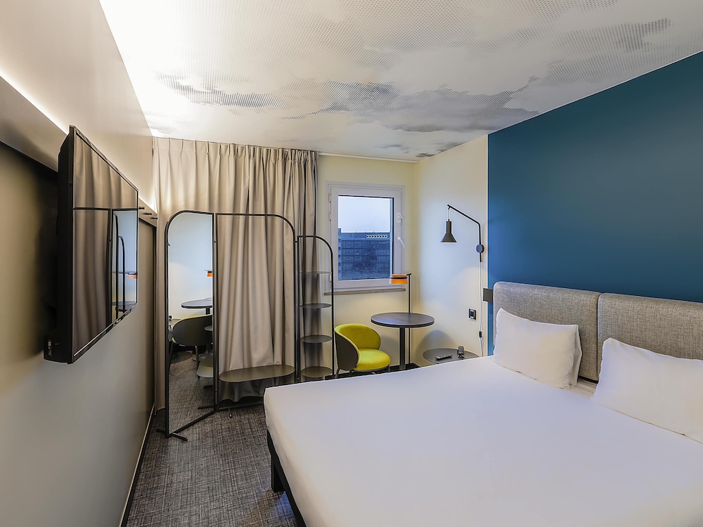 RENOVATED, CLASSIC, DOUBLE BED