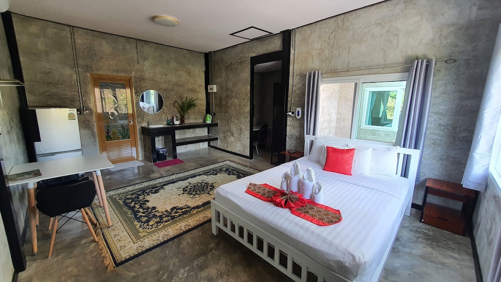Banphu Montalang Resort 13/27