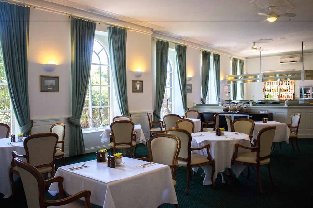 ROWVILLE INTERNATIONAL HOTEL 30/46