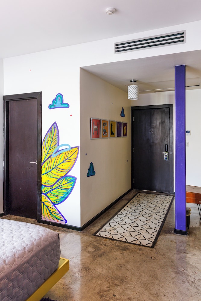 Tantalo Hotel / Kitchen / Roofbar 5/50