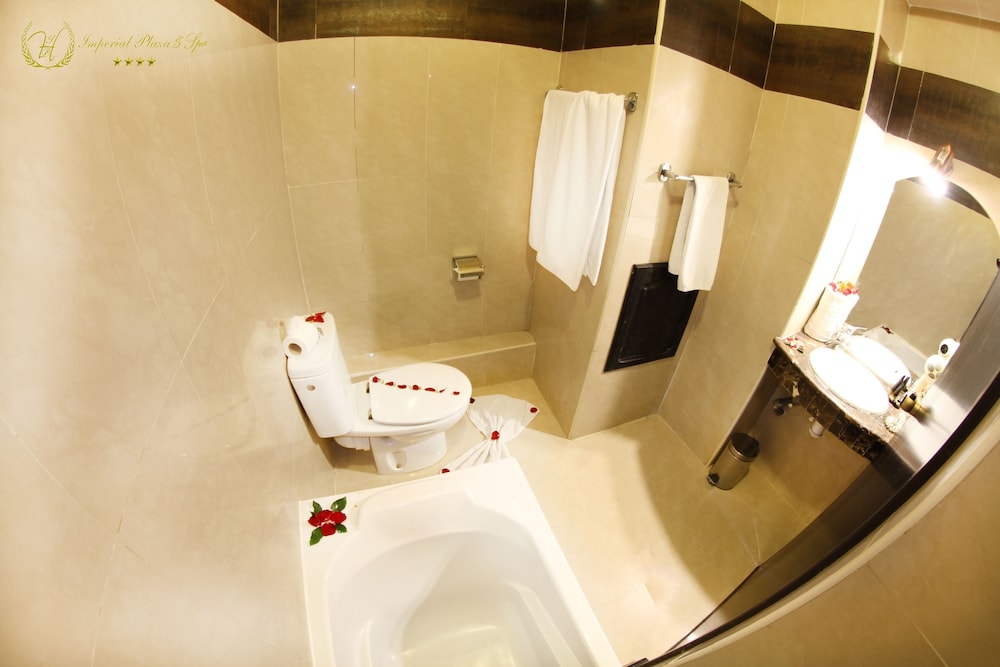 Imperial Plaza & Spa 12/70