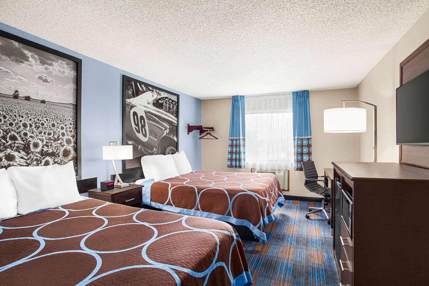 Super 8 by Wyndham Lenexa Overland Park/Mall Area 16/70