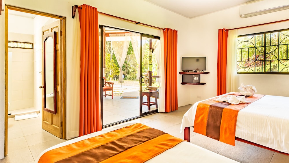 Hotel Villas Rio Mar 31/75