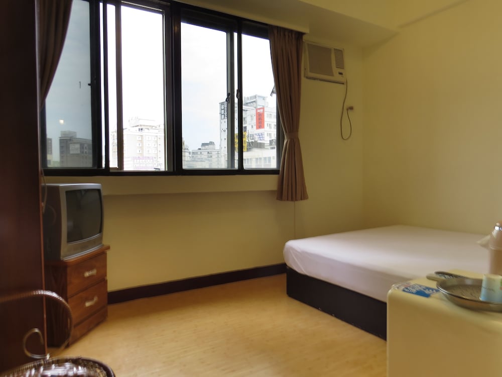 Chantai Hotel 32/44