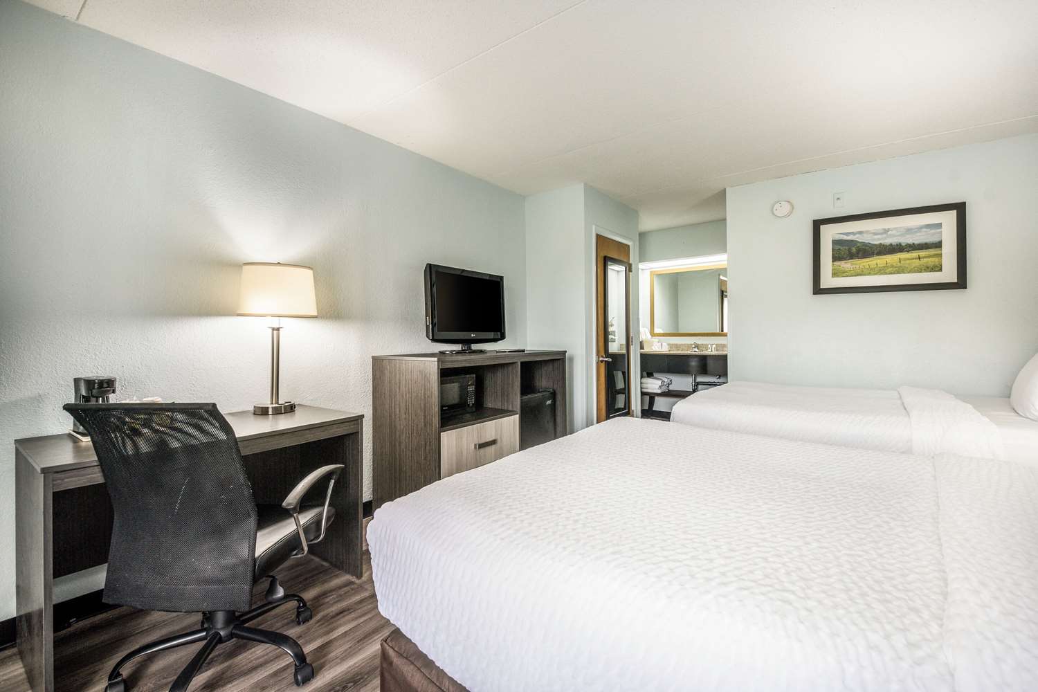 غرفة بسريرين مزدوجين، Clarion Inn Cleveland near University 3/5