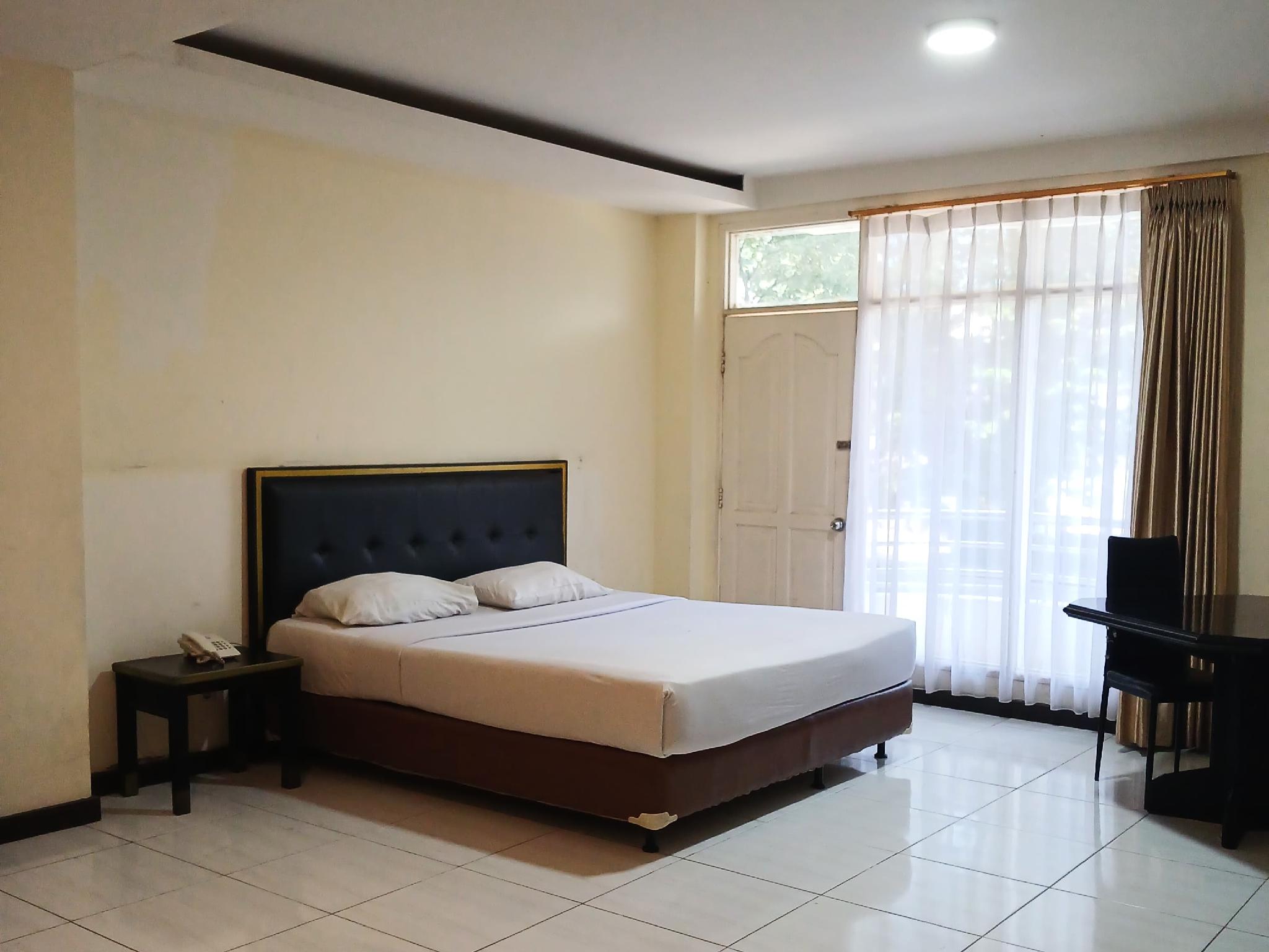 Hotel Pangrango 3 7/18