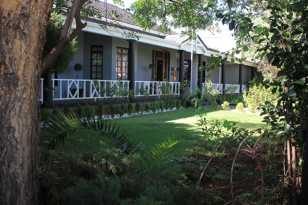 Halfway House Hotel 45/50