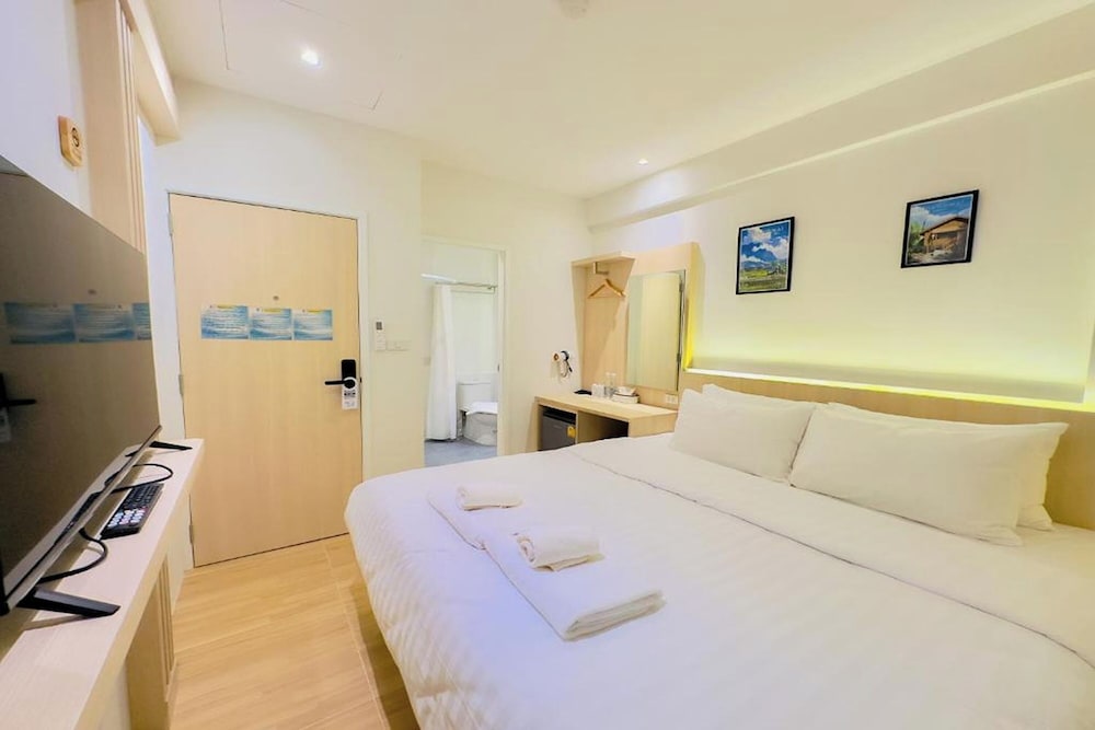 Zhennan Teabar Hotel 47/61