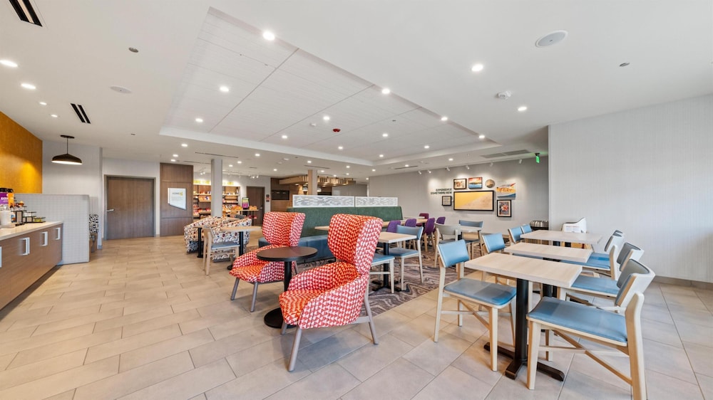 Home2 Suites by Hilton Pasco Tri-Cities Airport 40/57