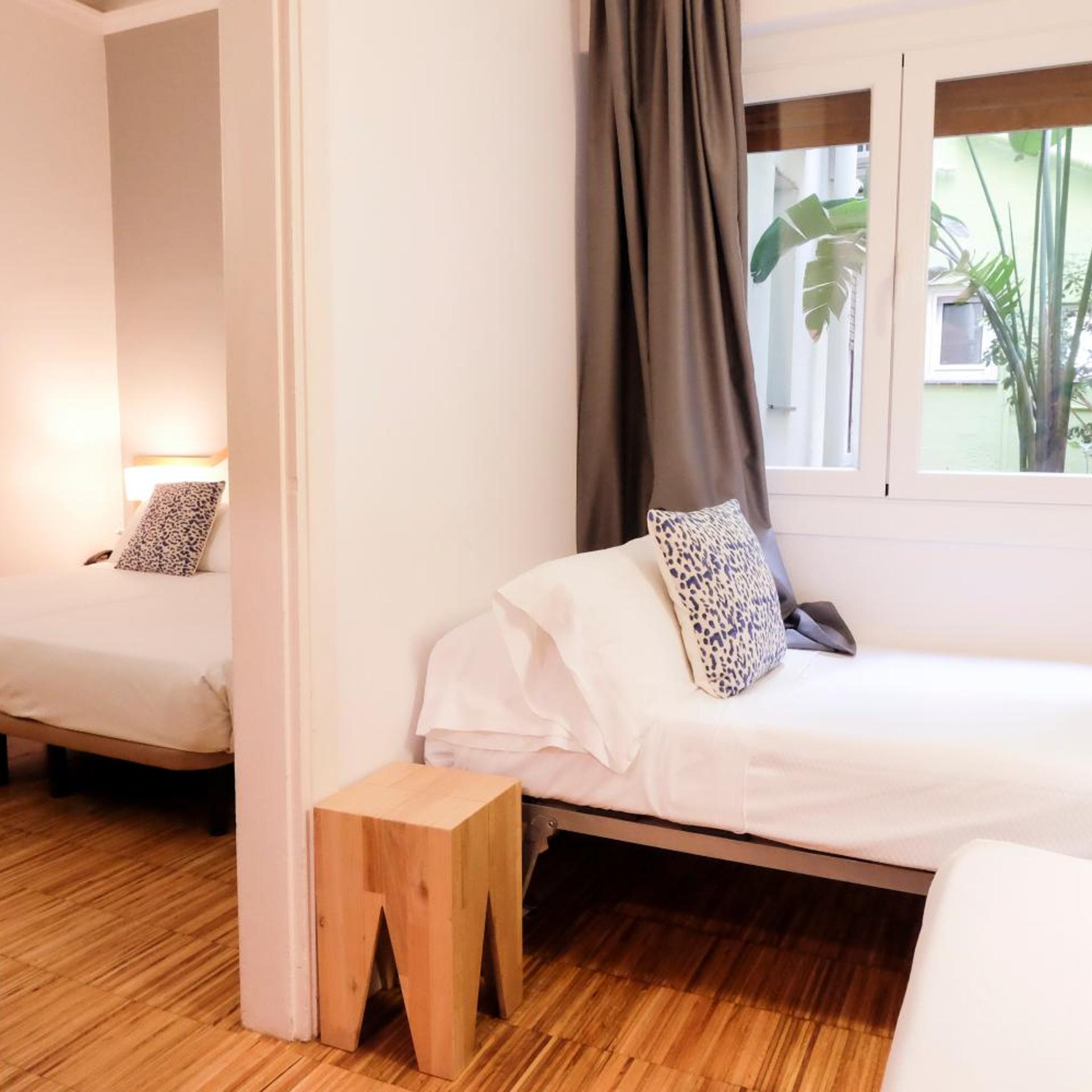 Room, Triple