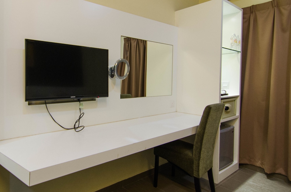 Mornington Hotel Bukit Permata 25/27