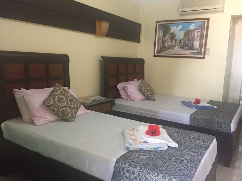 Rio Grande Laoag Resort Hotel 18/47