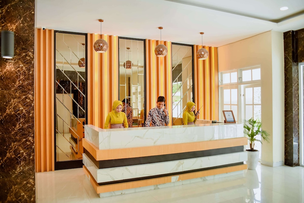 Portola Grand Renggali Hotel 2/25