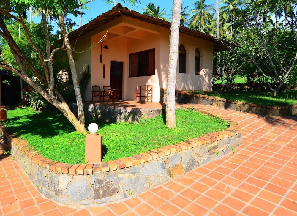 Eva Lanka Hotel 32/58
