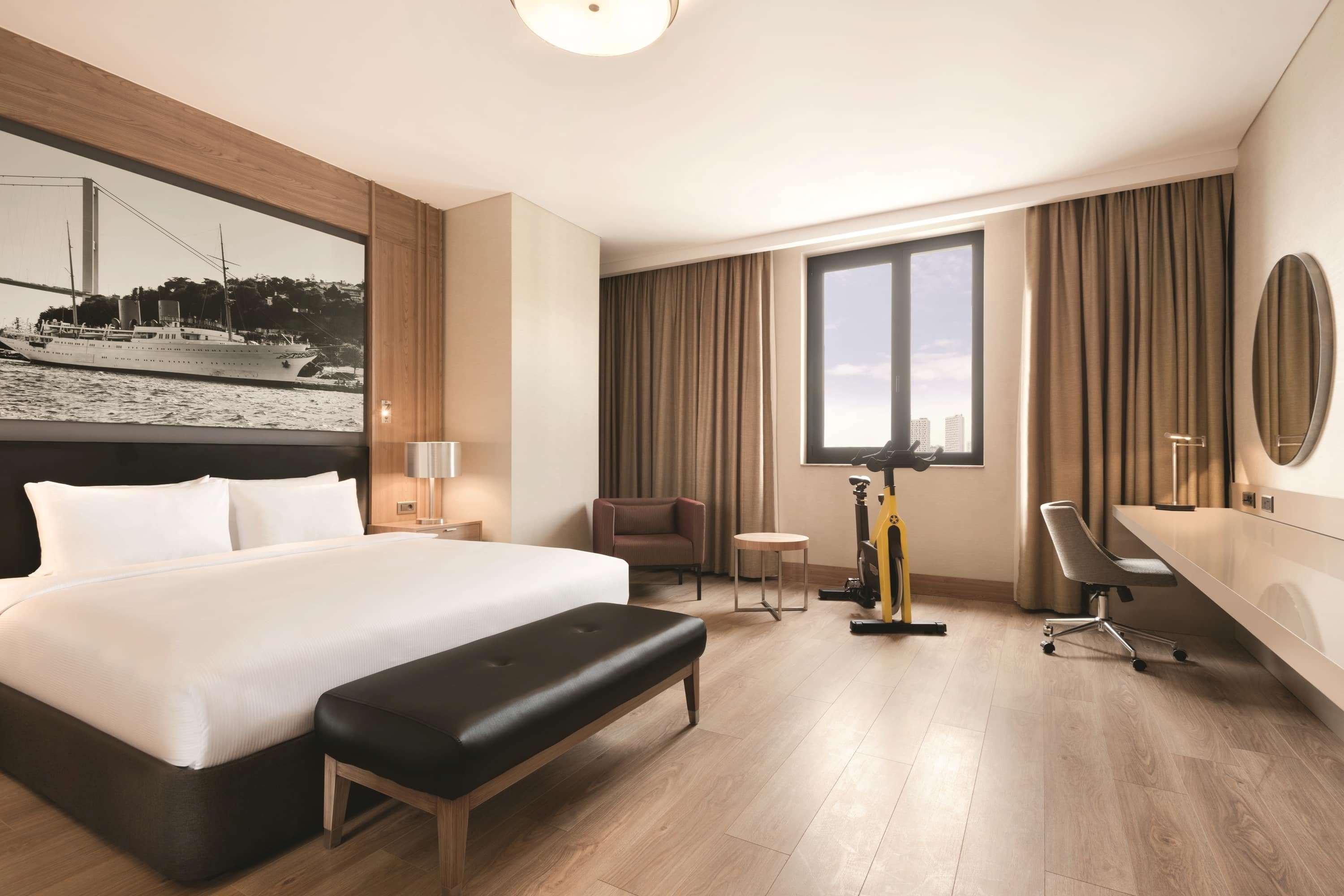 Fitness, Queen Bed