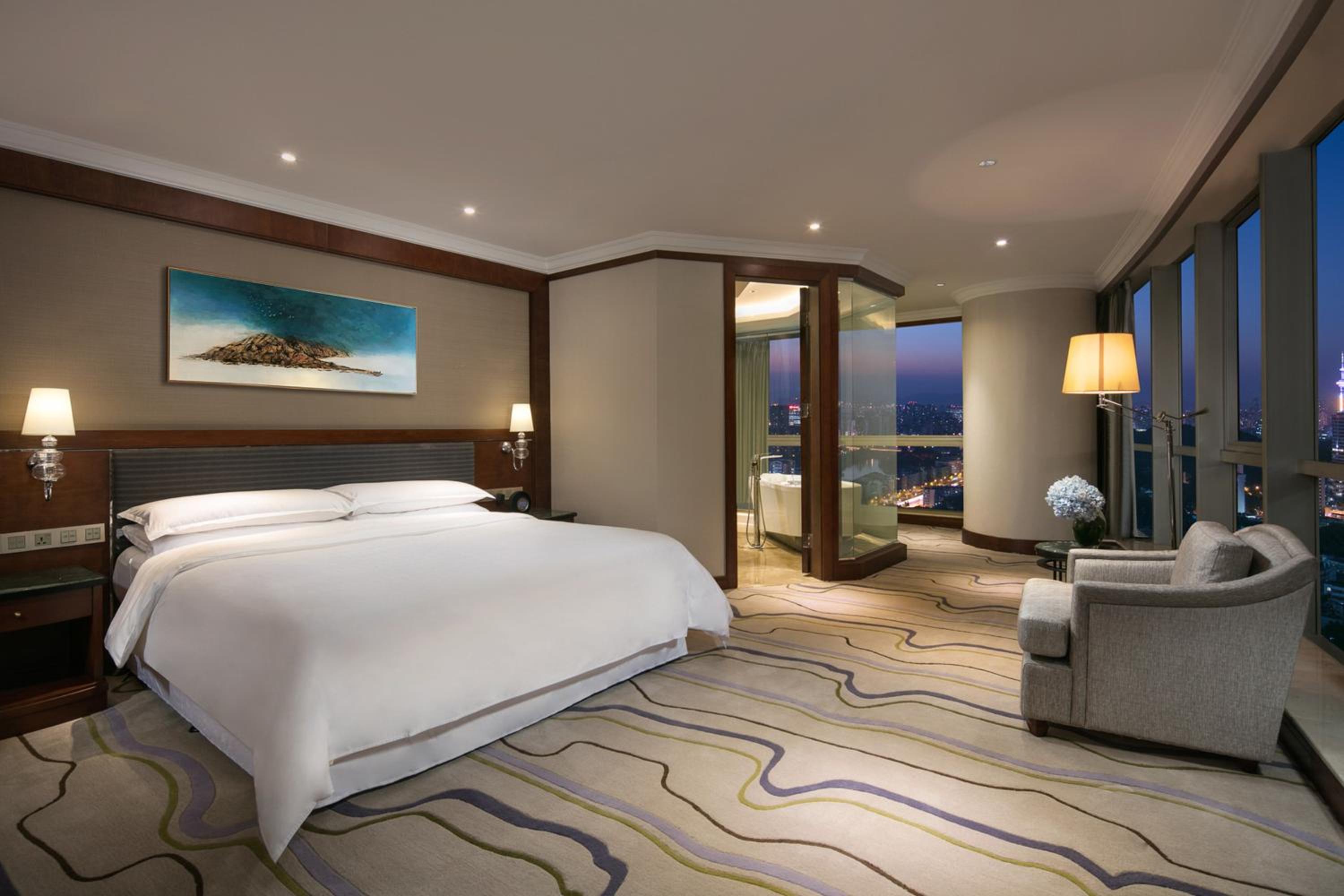 Tower, Suite, King Bed, Lounge Access