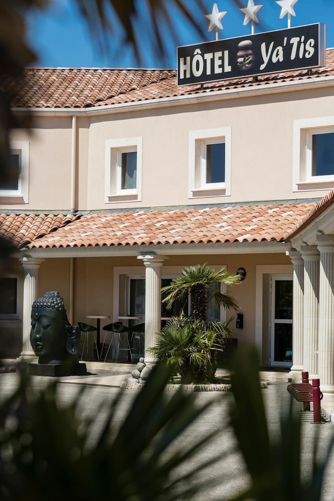 INTER HOTEL LE YA'TIS 43/48
