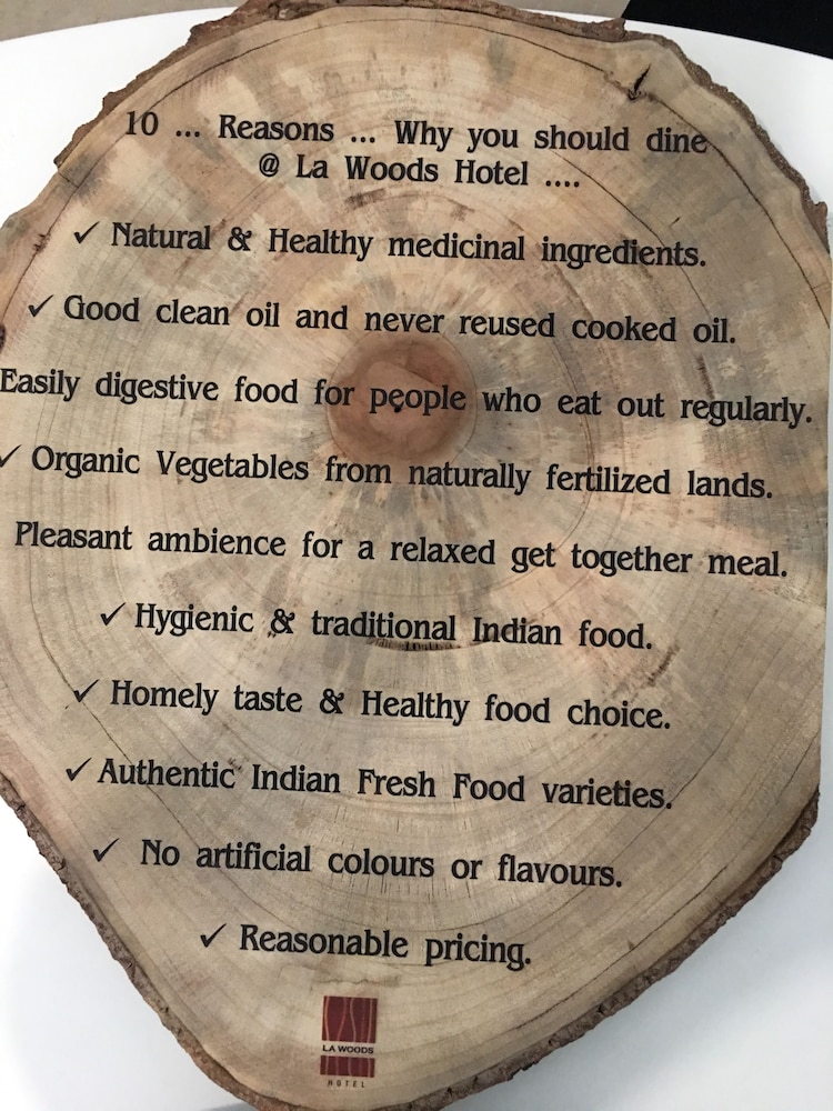 La Woods Hotel 5/50