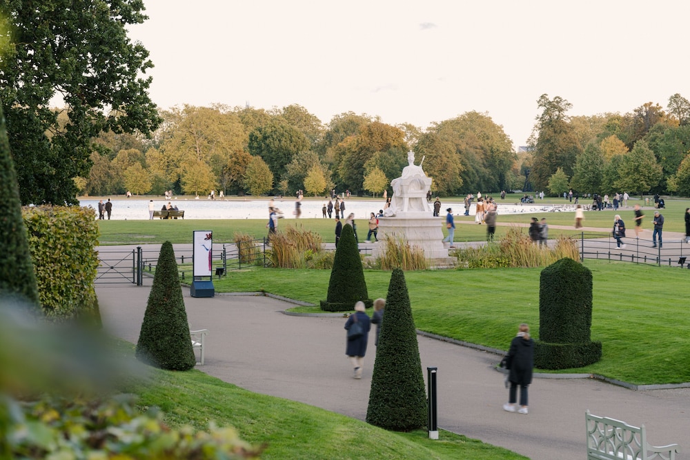 Kensington Gardens Hotel, Sonder by Marriott Bonvoy 50/50