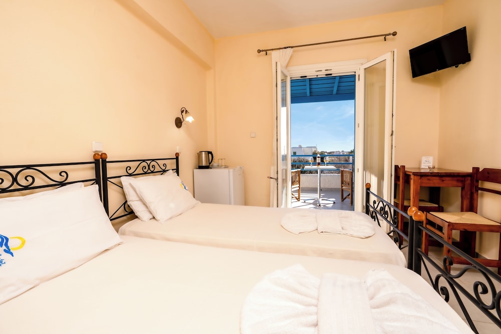 Aghia Anna Hotel 12/41