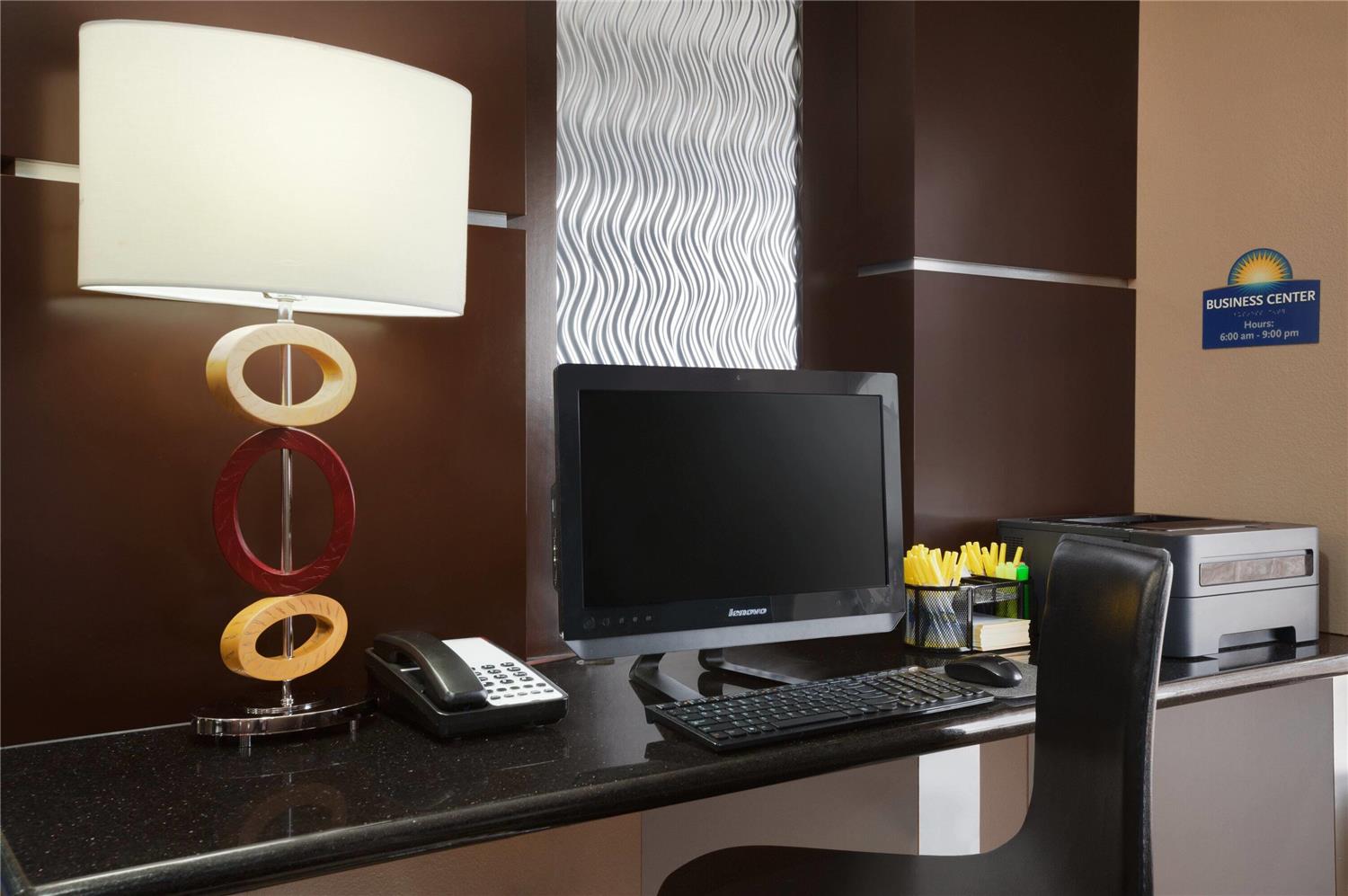 Days Inn & Suites by Wyndham Conroe North 15/19
