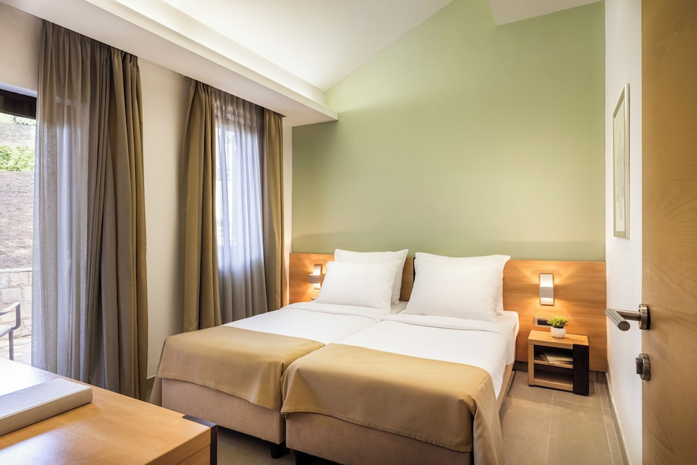 1 BEDROOM, APARTMENT