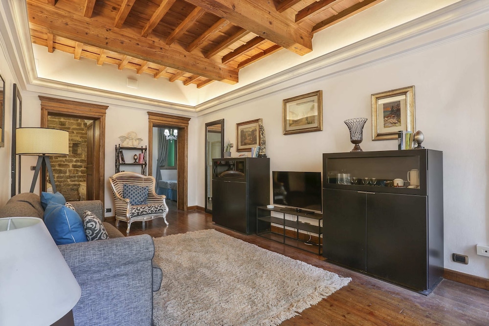 Pontevecchio Stylish Apartment in Florence-hosted by Sweetstay 9/14