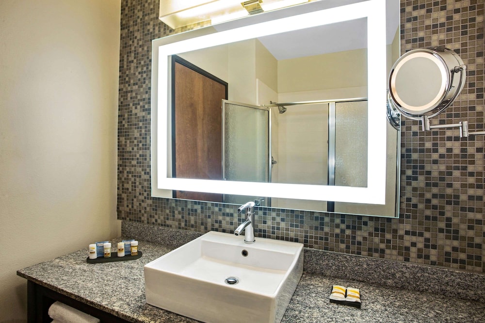 La Quinta Inn & Suites by Wyndham Austin NW/Lakeline Mall 14/44