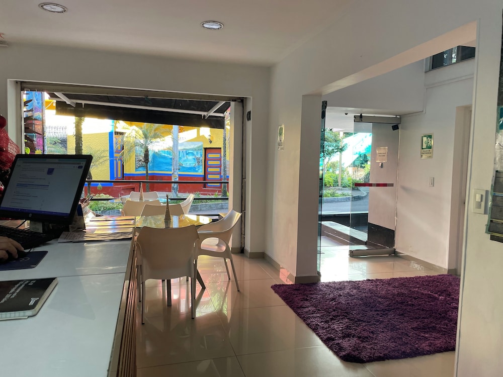 Hostal Lleras Calle 8 36/49