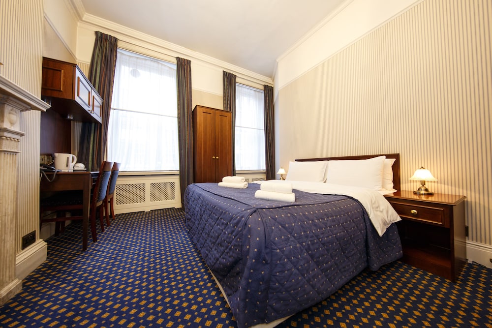 Regency House 27/69